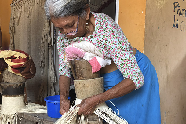 Sombrero de paja toquilla fotografías e imágenes de alta